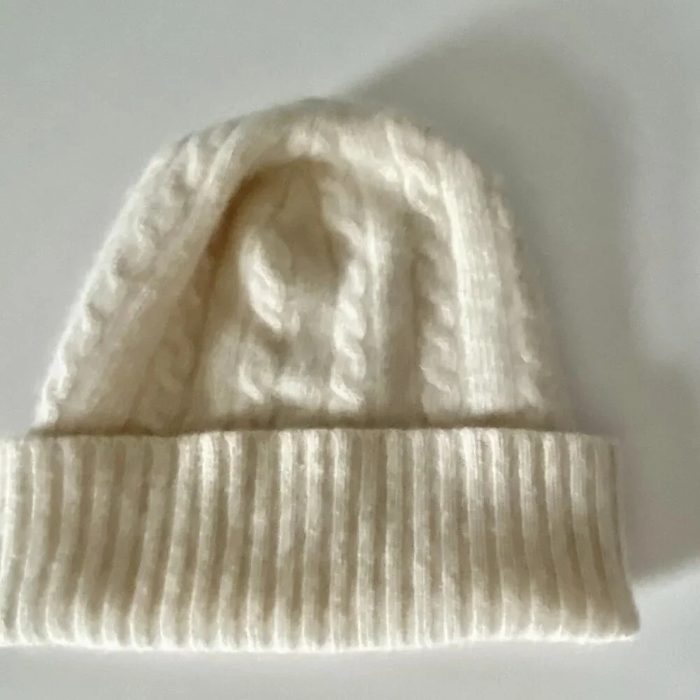 White Cashmere Cable Knit Sporty School Gorpcore Preppy Ski Knit Hat Beanie M